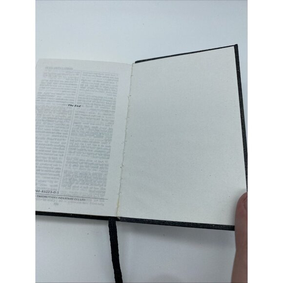 New Testament Holy Bible 2011 KJV Red Letter Edition 4 1/2" Tall x 3" Wide - Picture 11 of 11